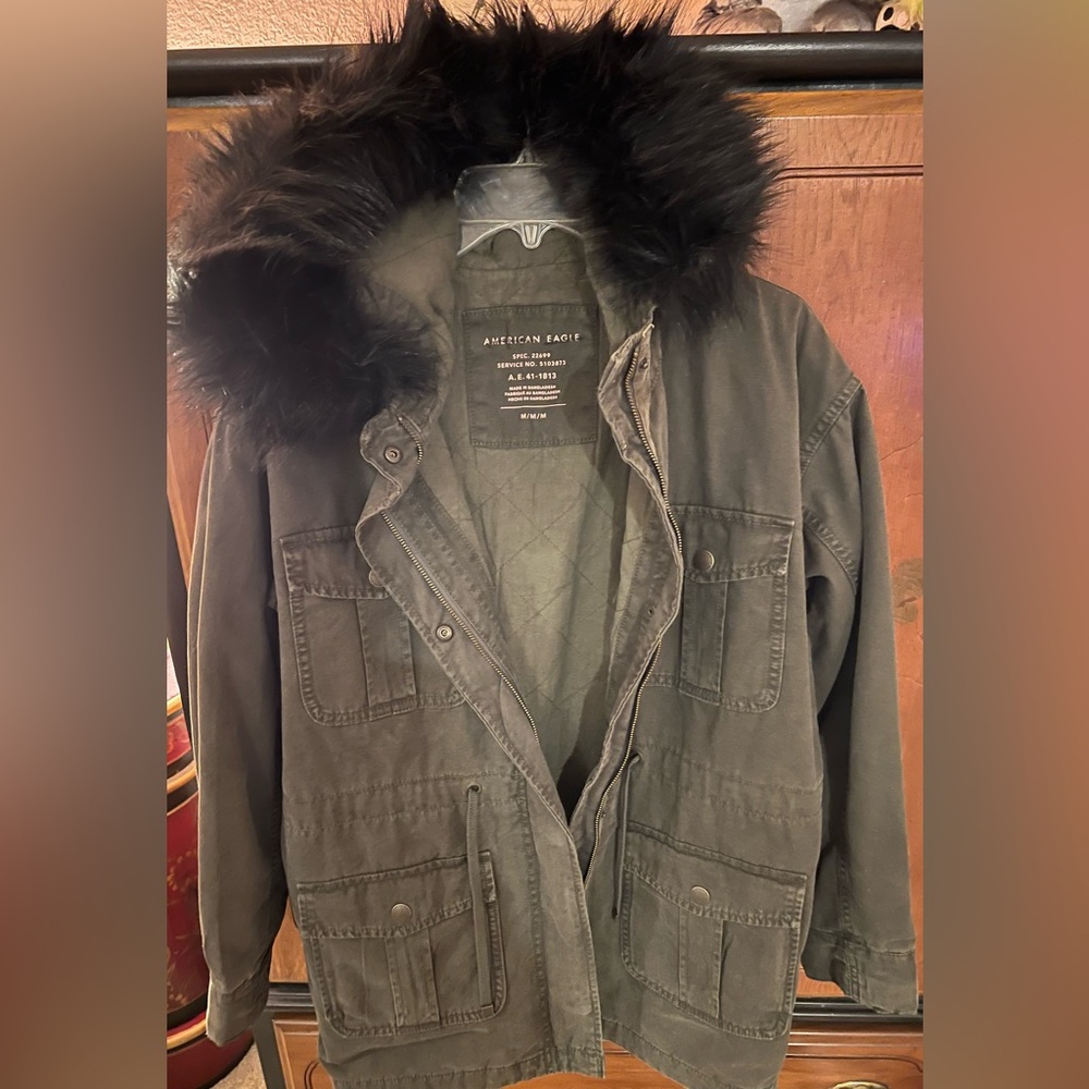 American Eagle Outfitters Olive Military Anorak Size M, worn once! ❄️
